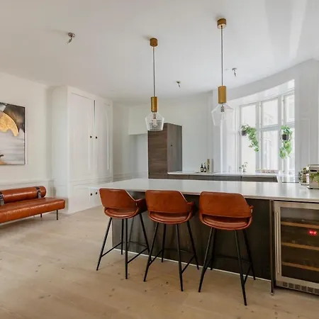 Modern 2b Luxury