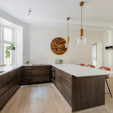 Modern 2b Luxury